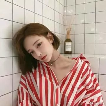 皮裘大衣女人